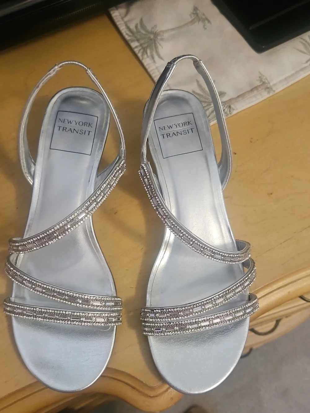 Sandals Embellished W  Stones Silver 8.5 Med Like New Low Heal By NY TRANSIT